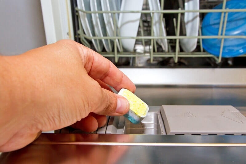 Сковорода в посудомойке: так можно ли мыть тефлон или чугун в ПММ?