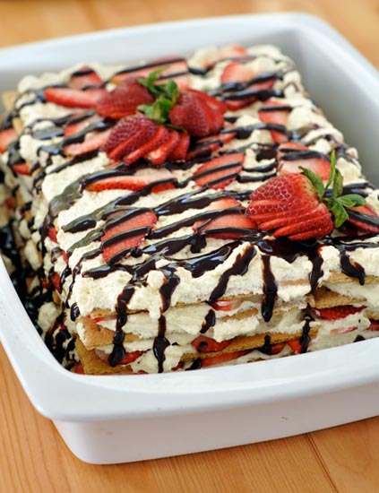 Клубничный торт из крекеров (клубничный, торт, крекер, Клубничный торт, Клубничный торт крекеров) крекер