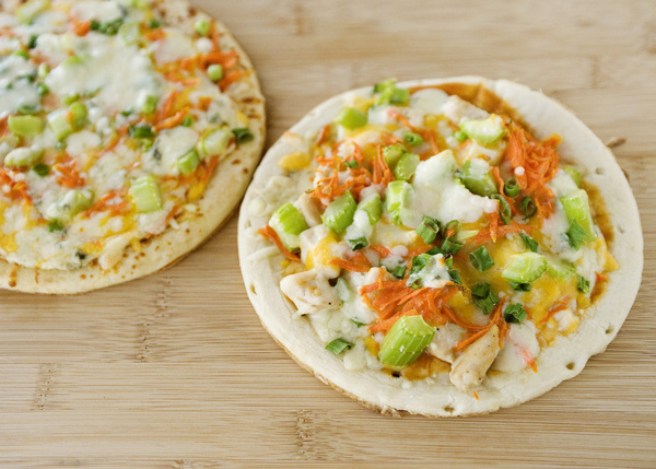 Пицца с курицей и остро-сладким соусом баффало (пицца, курица, острый, соус, баффало, вустерский соус) острый