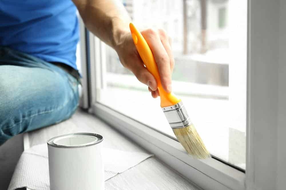 Как отмыть краску со стекла или окна