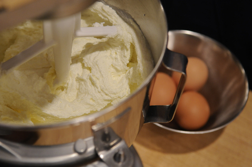 Пряничный кекс с карамельной глазурью (пряничный, кекс, карамельный, глазурь) карамельный